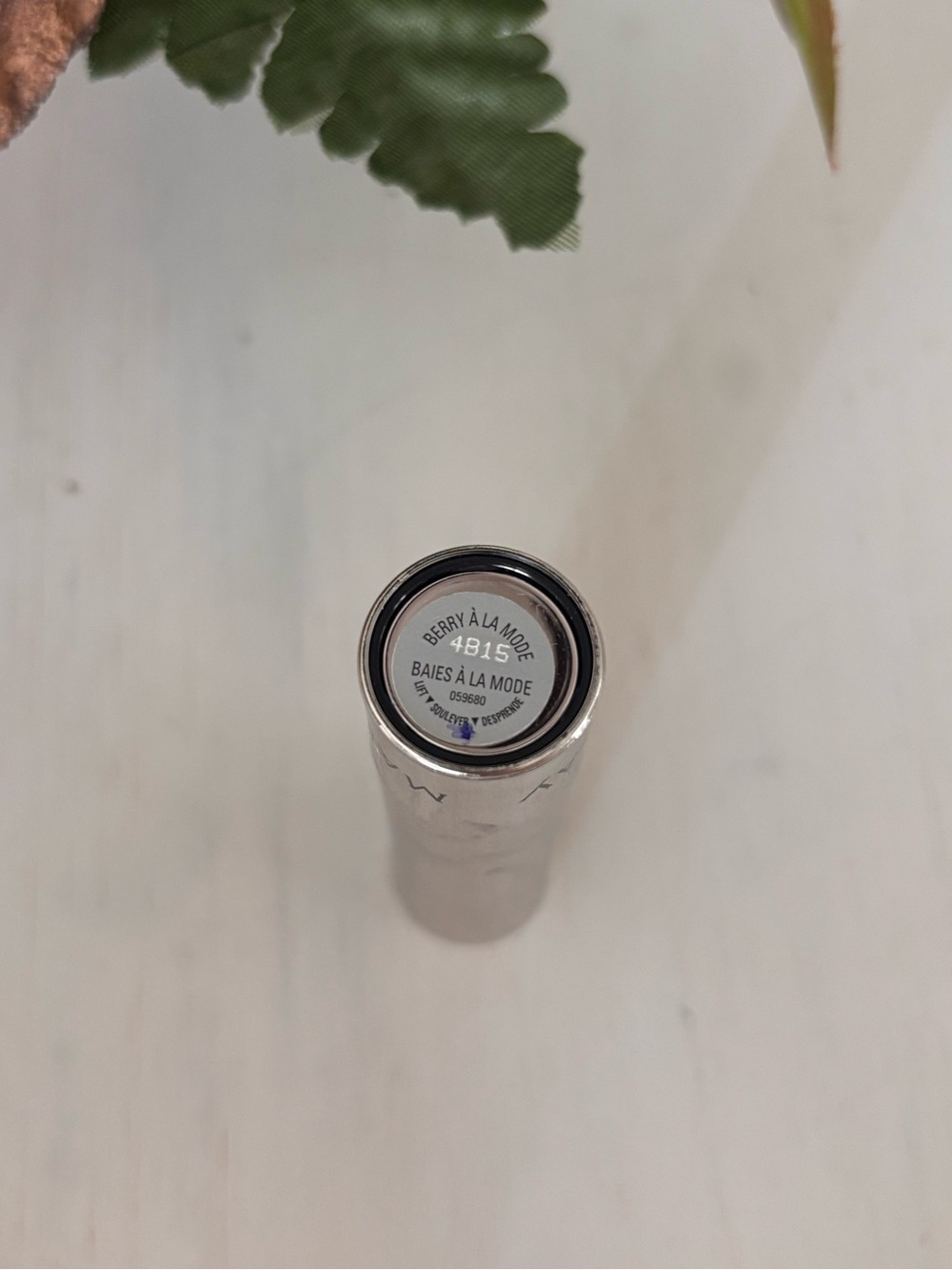 Mary Kay True Dimensions Lipstick - Berry À La Mode shade - Picture 2 of 2